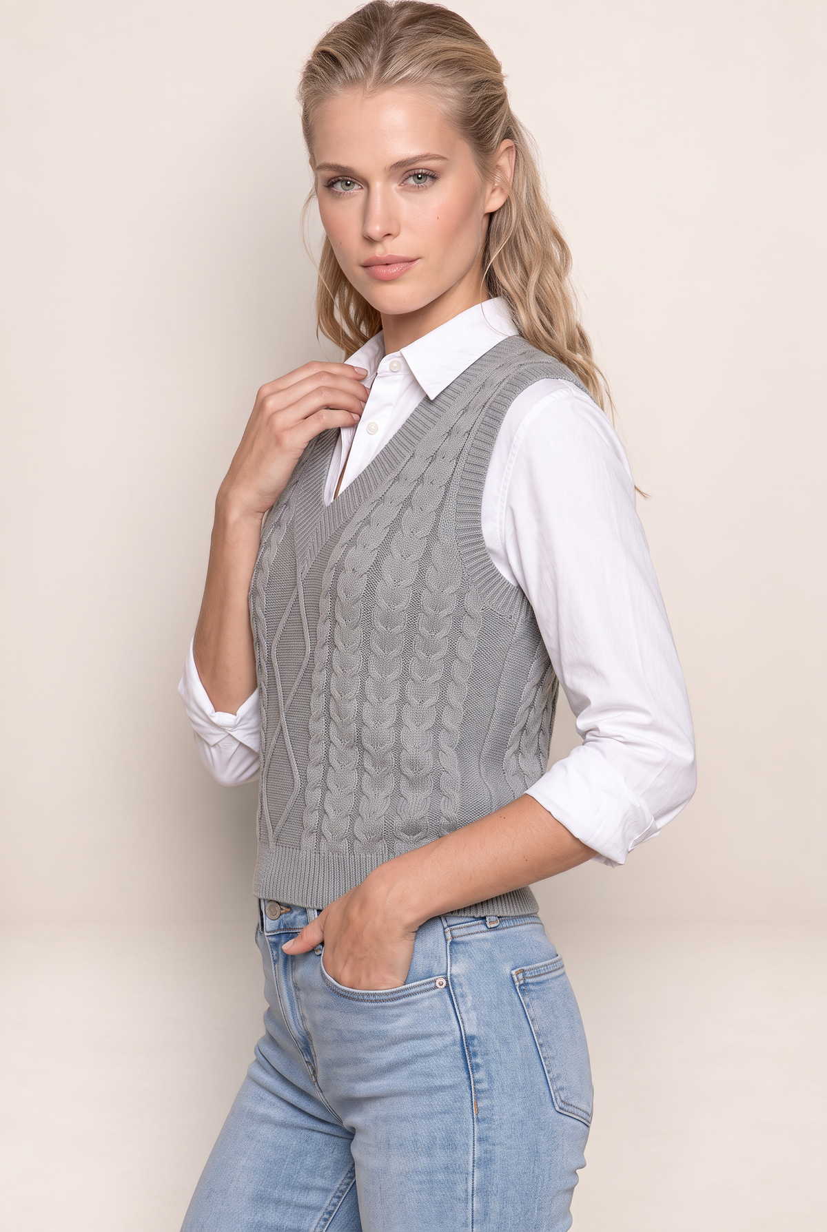 Women's Sleeveless Cable Knit Sweater Vest – V-Neck Knitted Waistcoat